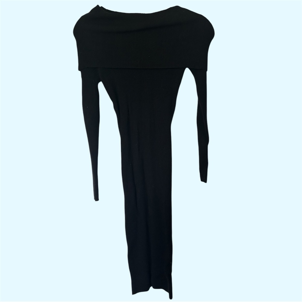 Streetwear Society Black Off-Shoulder Midi Dress in Size Medium